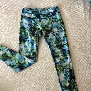 Athleta tie dye workout leggings